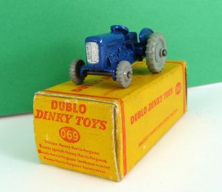 DUBLO DINKY TOYS MASSEY HARRIS FERGUSON TRACTOR 069 (& BOXED 2