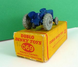 DUBLO DINKY TOYS MASSEY HARRIS FERGUSON TRACTOR 069 (& BOXED 4