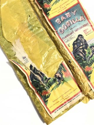 Vintage BABY GORILLA 80 Reports Firecracker Pack Label Flashlight Macau RARE 4