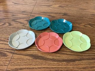 Set Of 5 Vintage Scalloped Hard Plastic Coasters Glasses Cup