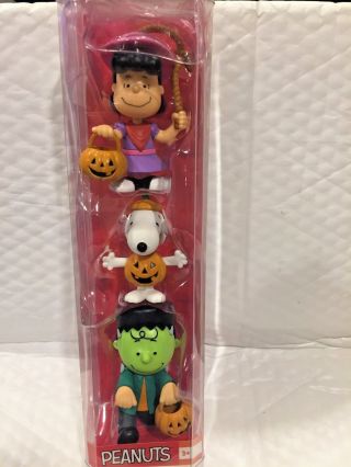 Peanuts Halloween 3 Piece Figure Set Lucy Cowgirl Snoopy Pumpkin And Charlie Htf