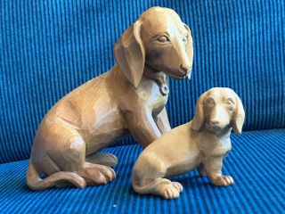 Hand - Carved Wooden Figurines Of Dachshund Dogs.  Mother And Pup? Cute