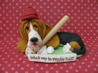 Handsculpted Tri Basset Hound " Which Way To Wiggley Field? " Figurine