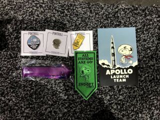 Sdcc 2019 Peanuts Exclusive Items 3 Enamel Pin Set Lanyard Patch