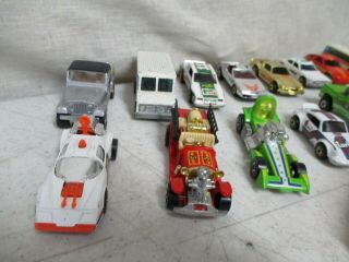 19 VINTAGE MAINLY 1970 ' S HOT WHEELS VEHICLES SOME RARE HOTWHEELS LQQK 3