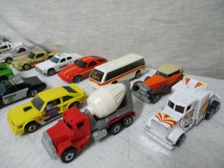 19 VINTAGE MAINLY 1970 ' S HOT WHEELS VEHICLES SOME RARE HOTWHEELS LQQK 5