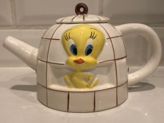 Warner Brothers Looney Tunes Tweety Bird Ceramic Tea Pot 4 - 1/2 " Tall