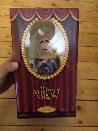 The Muppet Show Sideshow Polystone Bust Miss Piggy