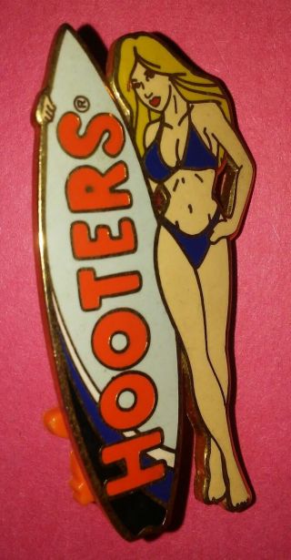 Hooters Restaurant Collectible Waitress Girl Pin Authentic Rare Ak