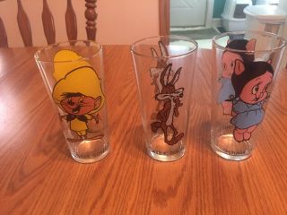 Vintage 1973 Speedy Gonzales,  Wile E.  Coyote,  Petunia Pig.  Looney Tunes Glasses