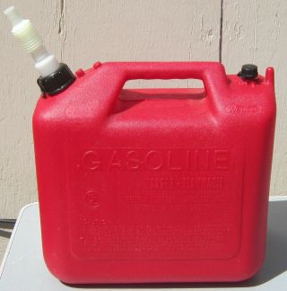 Vtg Wedco Essence 5 Gallon (20 L) Gas Can W/ Pullout Spout & Air Vent Near