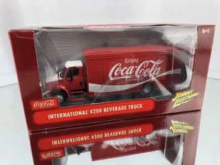 Rc2 Johnny Lightning 05 International 4200 Coca - Cola Beverage Truck 1:24 Diecast