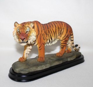 Stunning Gsc “stalking Bengal Tiger” 12” Figurine 11440