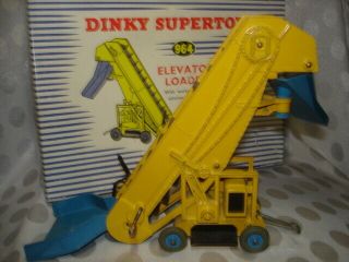 Vintage Dinky Toys 964 Elevator Loader w/ Box 3