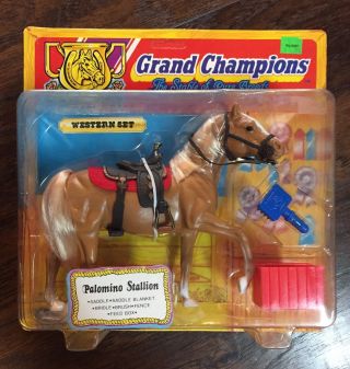 Rare Vtg 1988 Marchon Grand Champions Palomino Stallion W/feed Box & Brush