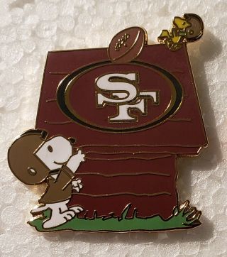 San Francisco 49ers Snoopy Dog House W/ Woodstock Lapel Pin