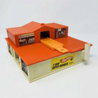 Vintage 1968 Hot Wheels Mattel Redlines 2 Way Charger Building