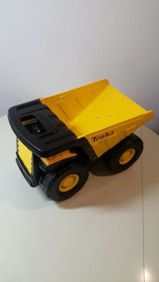 Large Tonka Yellow Metal And Plastic Dump Truck 2012