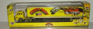 M2 Machines Auto Hauler 1970 Ford C - 600 & 1970 Ford Mustang Boss 302 Chase 750