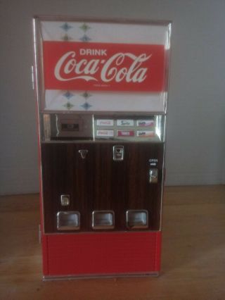 1996 Rare Vintage Coca Cola Die Cast Metal Vending Machine Musical Bank