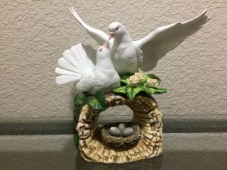 Vintage Porcelain Ceramic Doves Pigeons Figurine Statue Decor Birds Nest & Eggs