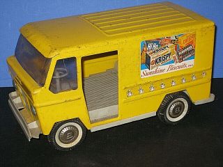 Buddy L Sunshine Biscuits Delivery Truck,  Bright Yellow,  Logo Signs.  C - 5 Sc
