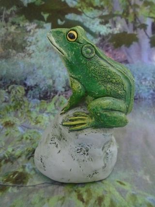 Frog on Rock Home or Garden Resin Figurine 3
