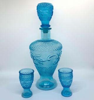 Vintage Light Blue Decanter With Shot Glasses.  Hobnob Glass.