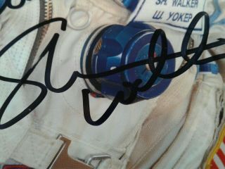 SHANNON WALKER Authentic Hand Signed Autograph 8X10 Photo - NASA ASTRONAUT - RARE 3