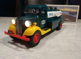 Hess 1985 First Truck Toy Bank/with Coin Slot And Lights