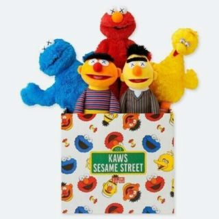 Kaws X Sesame Street X Uniqlo Toy Complete Box Set Rare Limited Edition