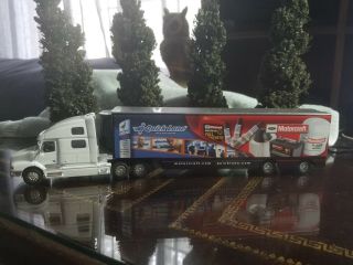Model Volvo VNL 70 Cab and Taller Truck.  By SpecCast Scale 1:64 4