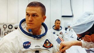 Astronaut Frank Borman Commander Of Apollo 8 Signed Page & Michael Crawford