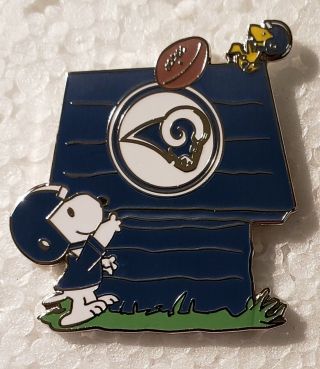 Los Angeles Rams Snoopy Dog House W/ Woodstock Lapel Pin