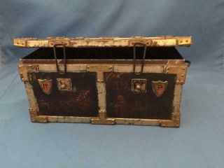 Huntley & Palmers Iron Chest Biscuit Tin,  1907, 7