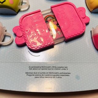 2017 McDonald ' s Hello Kitty Sanrio Happy Meal Toys Display 5