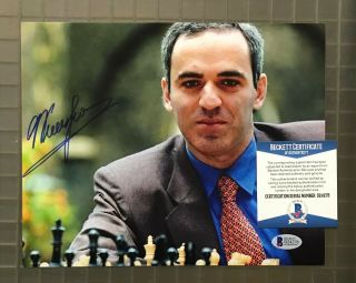 Garry Kasparov Signed 8x10 Photo Autographed Beckett Bas Chess Grandmaster