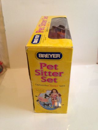 Breyer Pet Sitter Set - Play set - Farm Animals Doll pony fowl horse cat Beagle dog 4