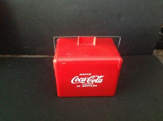 1950 ' s COCA - COLA MINI PICNIC COOLER w/two bottles 6