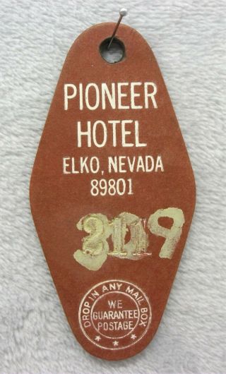 Vtg.  Plastic Hotel Motel Room Key Fob Chain Ring Pioneer Hotel Elko Nevada Htf