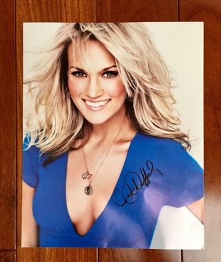 Carrie Underwood Signed Autograph.