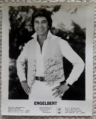 Engelbert Humperdinck Signed Personalized Photograph With Letter From Agency