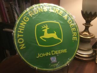 John Deere - “nothing Runs Like A Deere” - 12 " Round - Green/yellow - Metal Sign -
