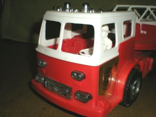 vntg1970 ' s/80 ' s Processed Plastic Co. ,  Hook and Ladder Fire truck (grt cond) 6