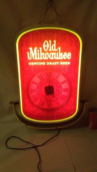 Vintage 1968 Old Milwaukee Beer Lighted Clock Sign 23 