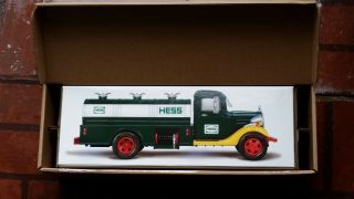 2018 Hess Toy Truck Collector 