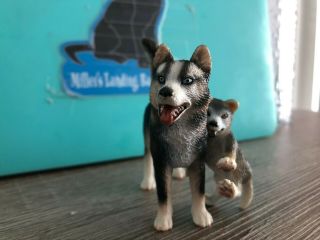 2007 Schleich Husky Family Dogs Male And Pup - Retired
