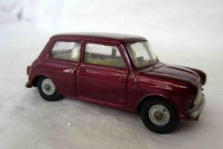 Corgi Morris Mini - Minor 1960s 2226 Maroon - - Looks Sharp