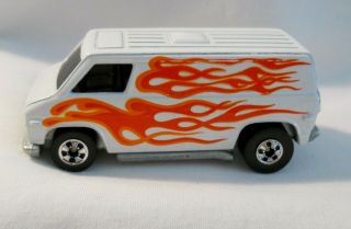 Vintage Hot Wheels 1974 Van White With Red Flames Nm -
