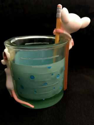 Pinky and the Brain beaker pencil holder 5